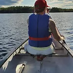 Salme Lemmikkiystaevaellinen Moekki Taivalkoskella Jokijaerven Rannalla * Taivalkoski