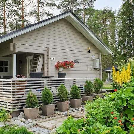 Chalet Salme Lemmikkiystaevaellinen Moekki Taivalkoskella Jokijaerven Rannalla *