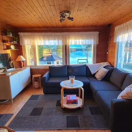 Chalet Salme Lemmikkiystaevaellinen Moekki Taivalkoskella Jokijaerven Rannalla Taivalkoski