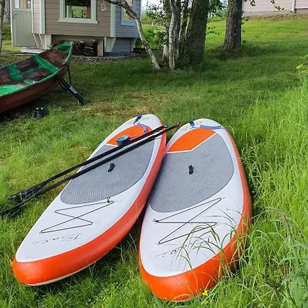 Salme Lemmikkiystaevaellinen Moekki Taivalkoskella Jokijaerven Rannalla Chalet *